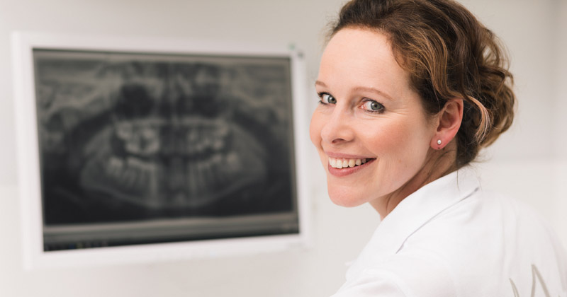 Dr. Marny Abendroth, Kieferorthopädin Dorsten